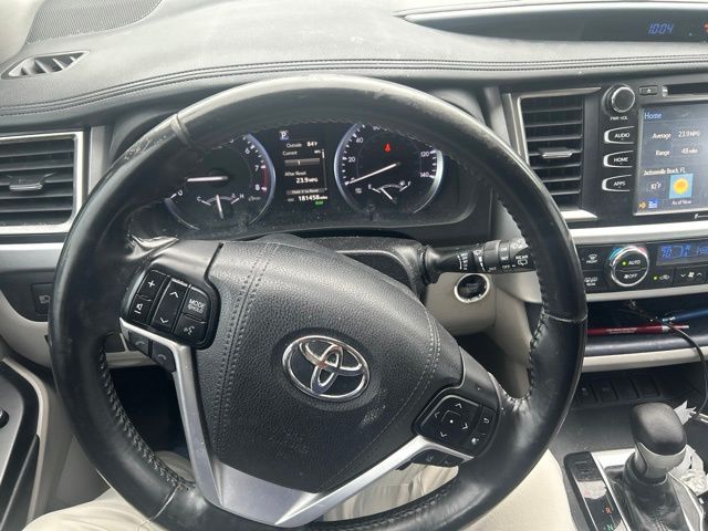Thumbnail: 2017 Toyota Highlander - 6