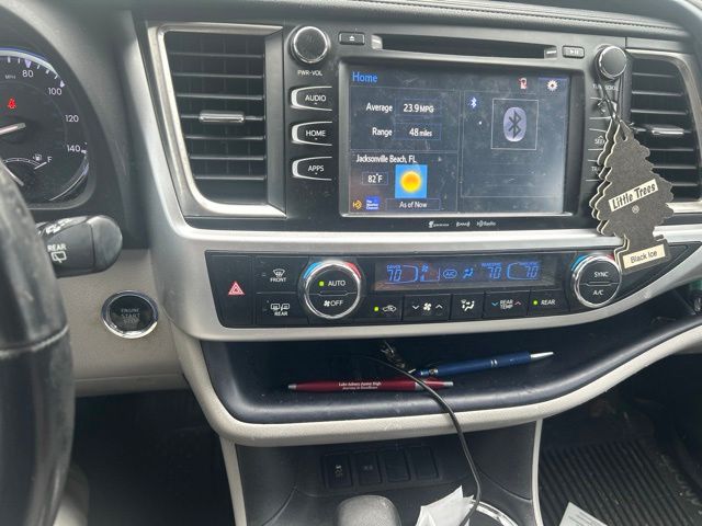 Thumbnail: 2017 Toyota Highlander - 7