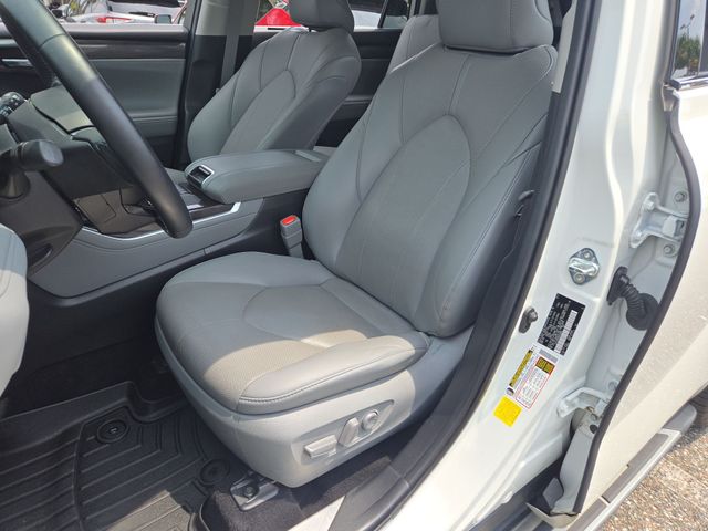 Thumbnail: 2021 Toyota Highlander - 12
