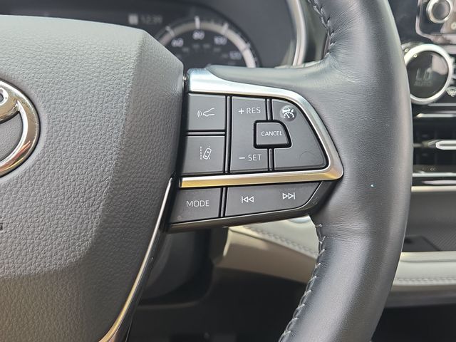 Thumbnail: 2021 Toyota Highlander - 28