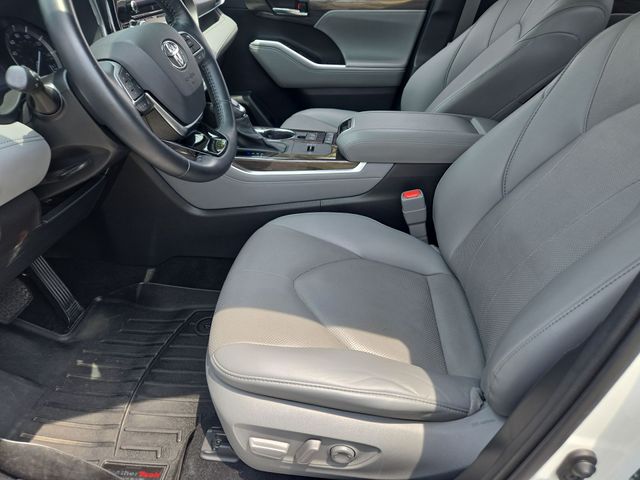 Thumbnail: 2021 Toyota Highlander - 11