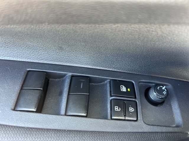 Thumbnail: 2023 Toyota Corolla - 18