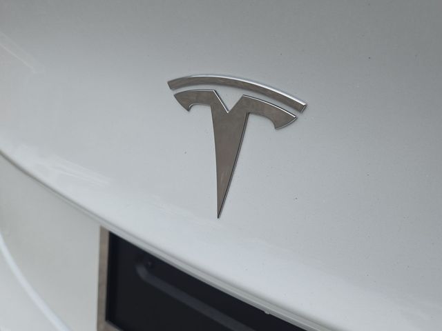 Thumbnail: 2023 Tesla Model 3 - 7