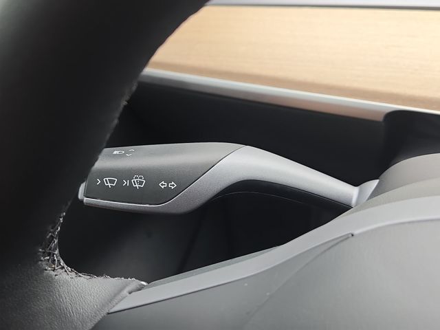 Thumbnail: 2023 Tesla Model 3 - 27