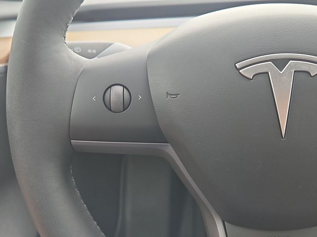 Thumbnail: 2023 Tesla Model 3 - 24
