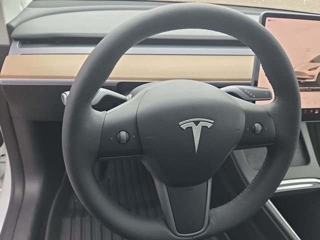 Thumbnail: 2023 Tesla Model 3 - 13