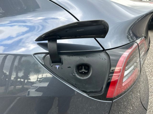 Thumbnail: 2023 Tesla Model Y - 21