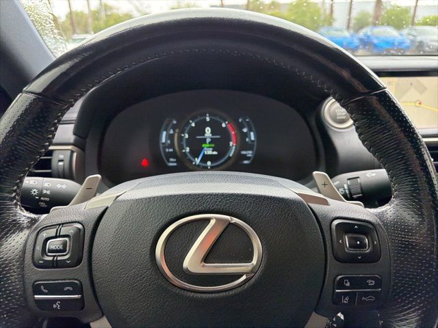 Thumbnail: 2017 Lexus IS - 21
