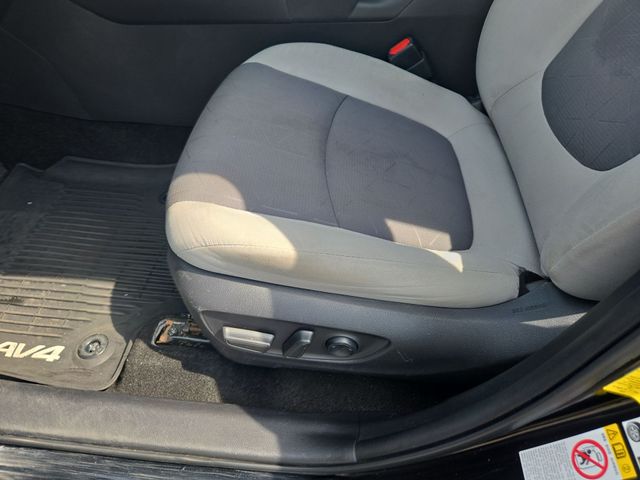 Thumbnail: 2019 Toyota RAV4 - 23
