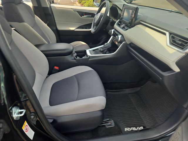 Thumbnail: 2019 Toyota RAV4 - 25