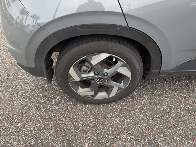 Thumbnail: 2022 Hyundai Venue - 18