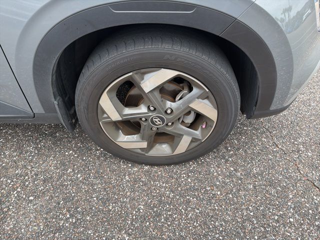 Thumbnail: 2022 Hyundai Venue - 17