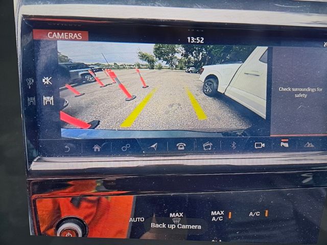 Thumbnail: 2020 Land Rover Discovery Sport - 23
