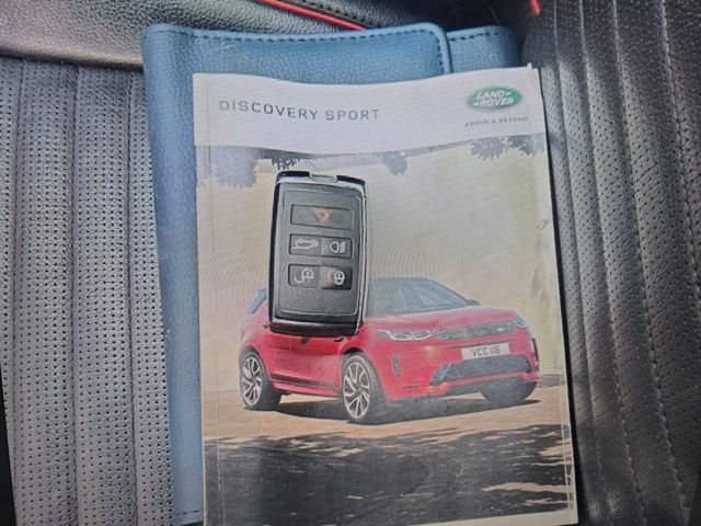 Thumbnail: 2020 Land Rover Discovery Sport - 25