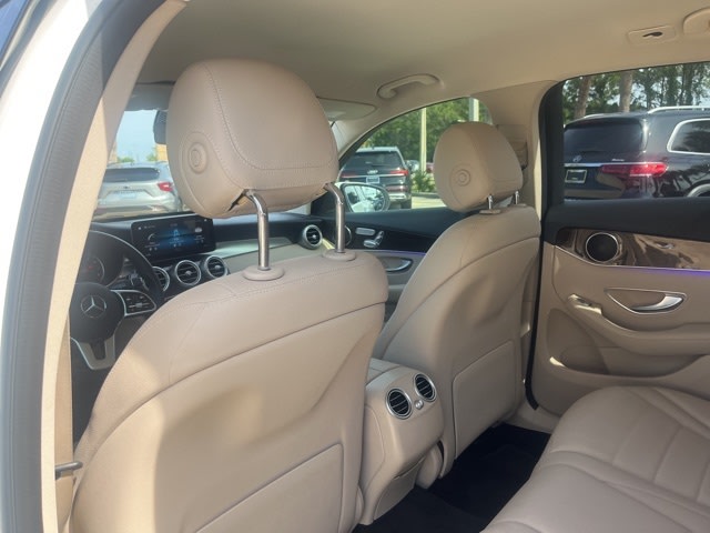 2021 Mercedes-Benz GLC 300 21