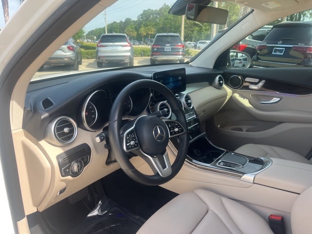 2021 Mercedes-Benz GLC 300 2