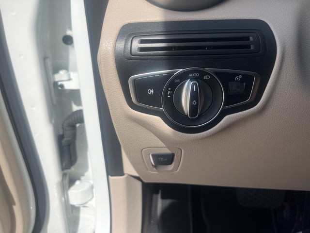 2021 Mercedes-Benz GLC 300 24