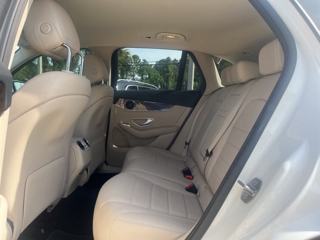 2021 Mercedes-Benz GLC 300 11