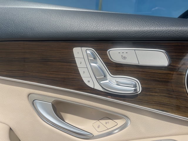 2021 Mercedes-Benz GLC 300 25