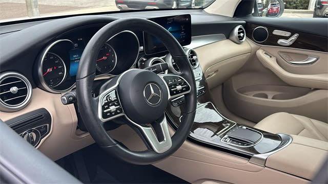 2021 Mercedes-Benz GLC 300 2