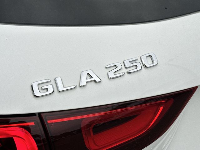 Thumbnail: 2023 Mercedes-Benz GLA - 30