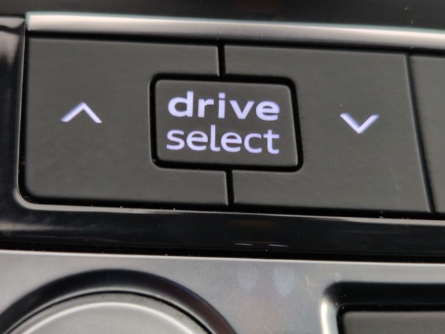 Thumbnail: 2019 Audi Q8 - 42