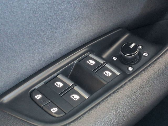 Thumbnail: 2019 Audi Q8 - 43