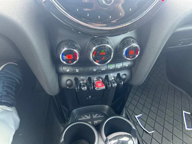 Thumbnail: 2024 MINI Cooper - 23