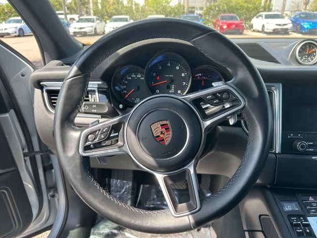 Thumbnail: 2017 Porsche Macan - 6