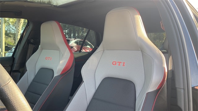 2024 Volkswagen Golf GTI Autobahn 11