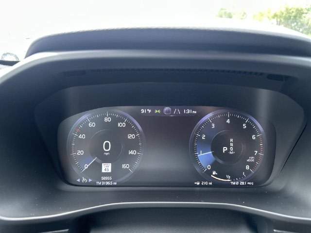 Thumbnail: 2020 Volvo XC40 - 16