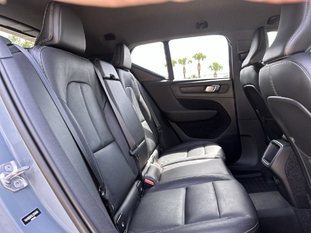 Thumbnail: 2020 Volvo XC40 - 32