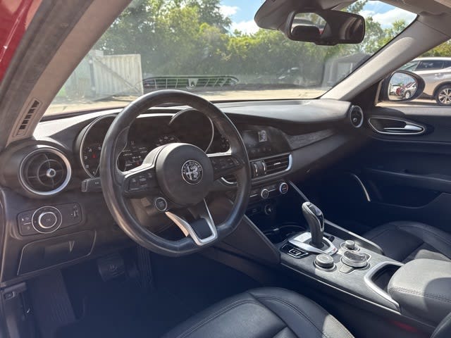 2021 Alfa Romeo Giulia Base 2