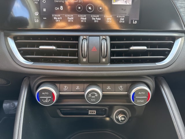 2021 Alfa Romeo Giulia Base 10