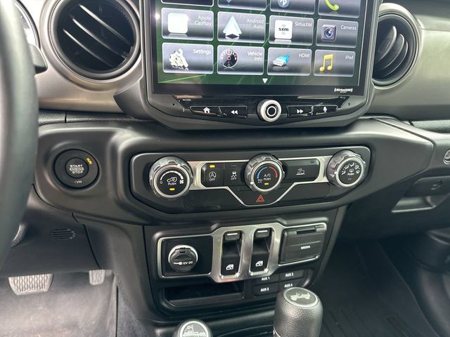 Thumbnail: 2021 Jeep Wrangler - 31