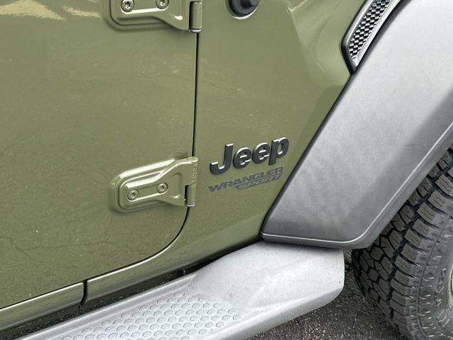 Thumbnail: 2021 Jeep Wrangler - 7