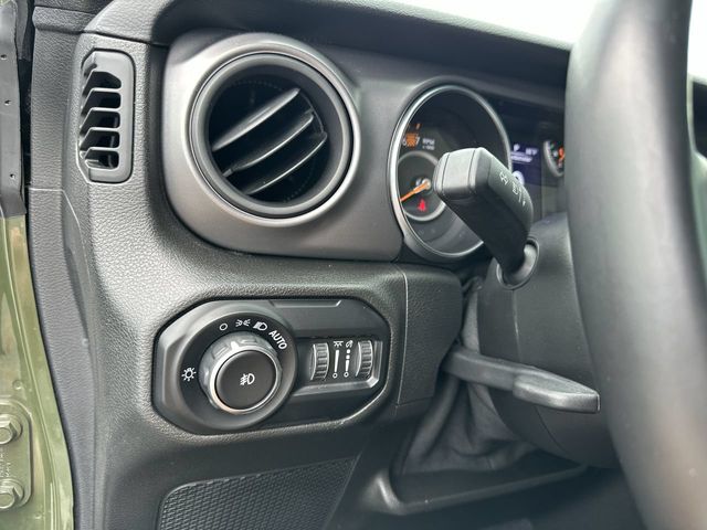 Thumbnail: 2021 Jeep Wrangler - 27