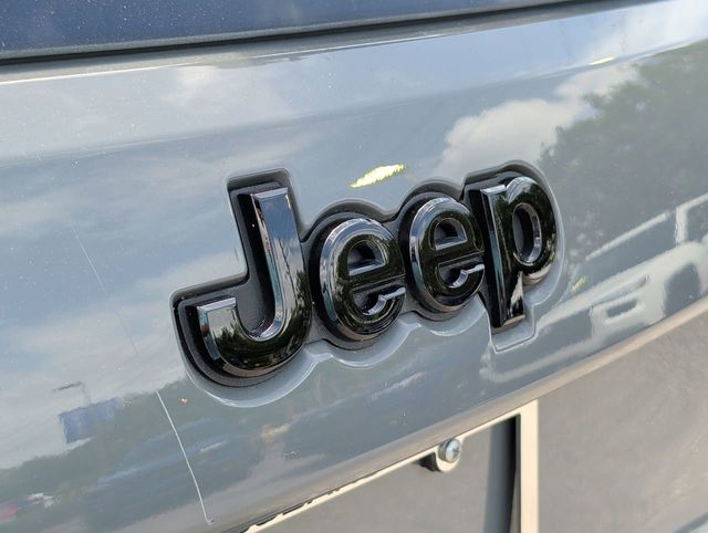 Thumbnail: 2021 Jeep Grand Cherokee - 7