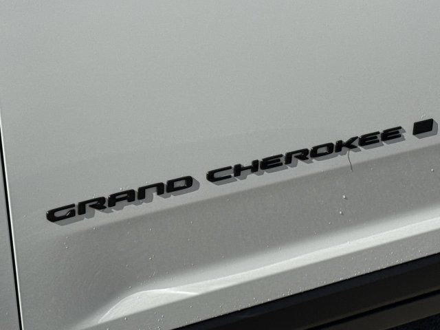 Thumbnail: 2023 Jeep Grand Cherokee - 22