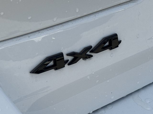Thumbnail: 2023 Jeep Grand Cherokee - 23