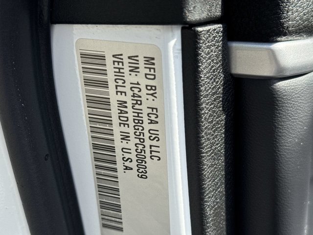 Thumbnail: 2023 Jeep Grand Cherokee - 16