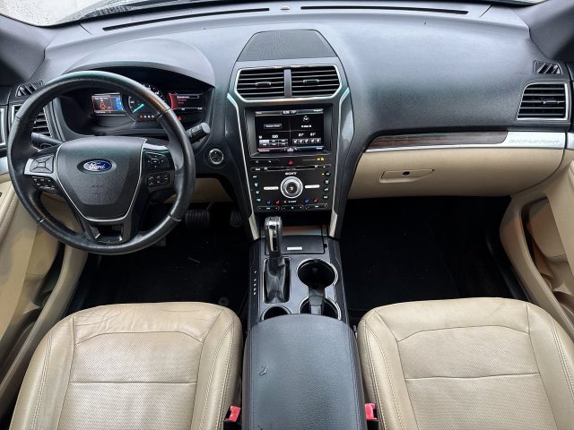 Thumbnail: 2016 Ford Explorer - 8