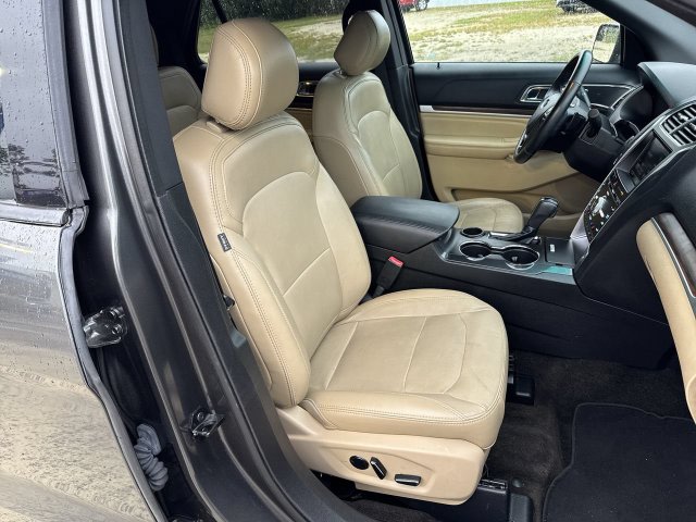 Thumbnail: 2016 Ford Explorer - 10