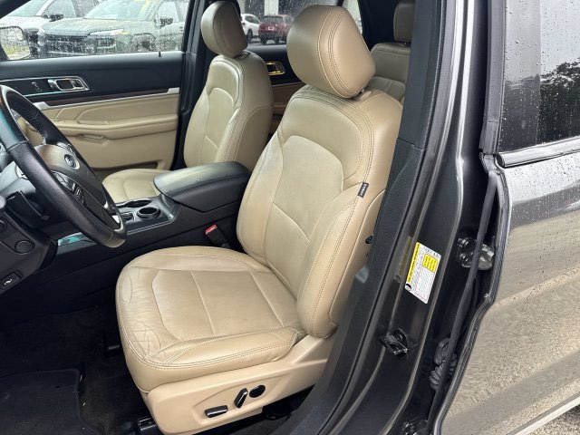 Thumbnail: 2016 Ford Explorer - 9