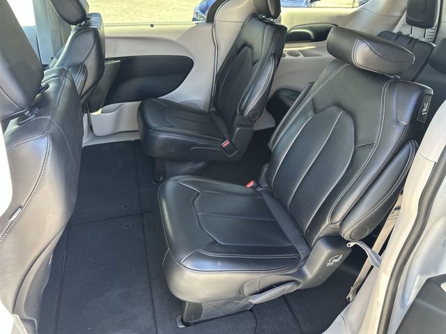 Thumbnail: 2024 Chrysler Pacifica - 10