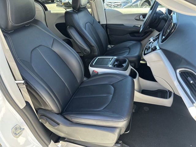 Thumbnail: 2024 Chrysler Pacifica - 9