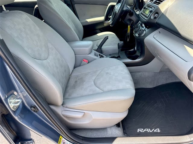 2012 Toyota RAV4 Base 24