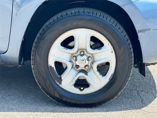 2012 Toyota RAV4 Base 8