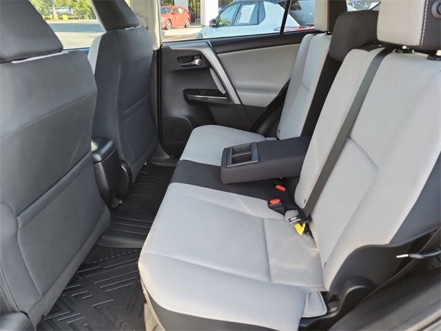 Thumbnail: 2018 Toyota RAV4 - 23