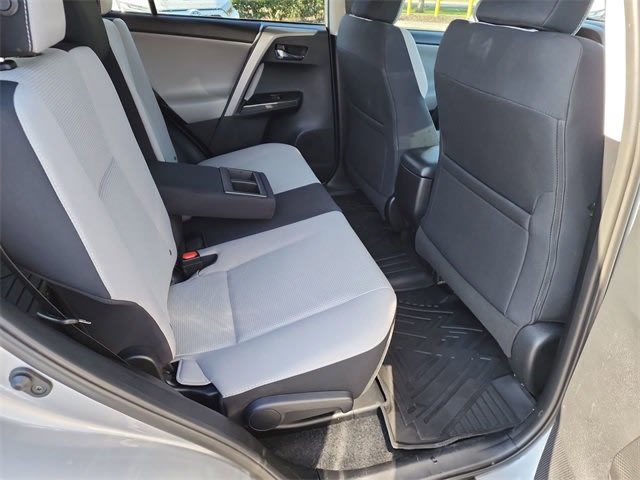 Thumbnail: 2018 Toyota RAV4 - 24